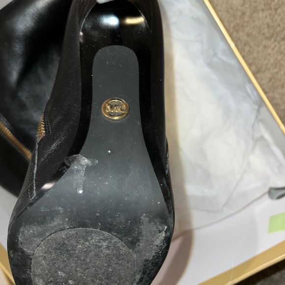 Michael Kors: KEKE BOOTIE LEATHER - Picture 3 of 6